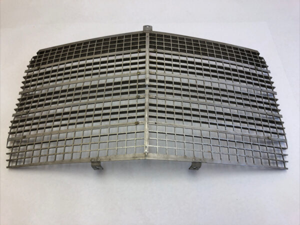 Used Low Grille Frame for Mercedes 280se coupe w111 3.5 112 - Image 6