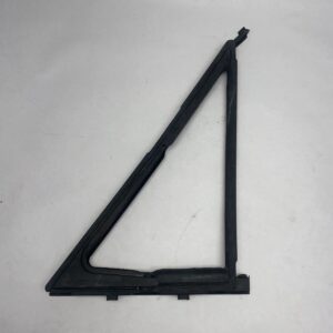 Right Side Vent Window Seal fits Mercedes W108 W109 250S 280SE 300SEL 1087250224