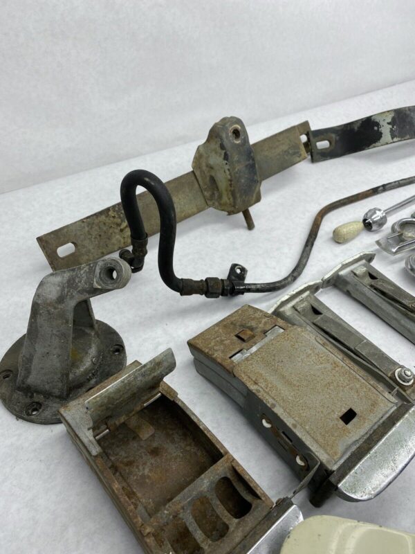 Used Parts Lot Fits Mercedes W110 W111 W112 Fintail Sedan - Image 7