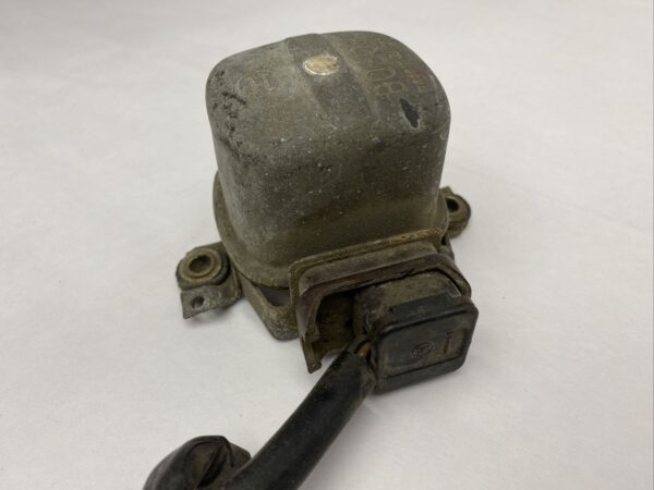 Used Bosch Alternator Voltage Regulator fits Mercedes W108 W109 0332010001 - Image 5