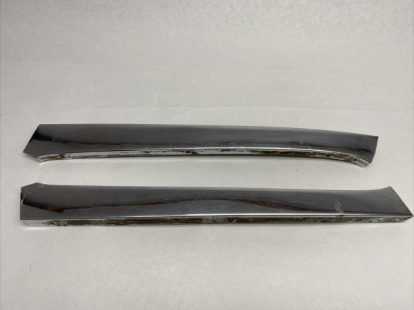 Used Pair of A Pillar Chrome Covers fits Mercedes W111 W112 Coupe - Image 3