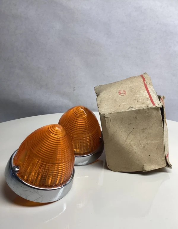 Pair of Front Indicator Bullet Lights Fits Mercedes W108 W109 W111 1118260790