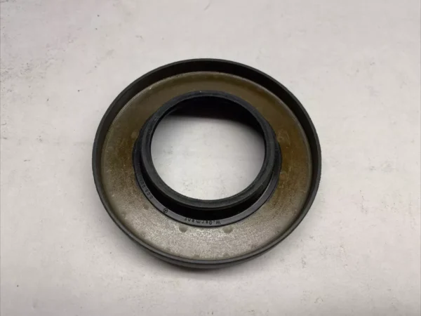 NOS Mercedes CV Axle Spline Seal Rear OEM W116 W126 300SD C3-25 0069976747