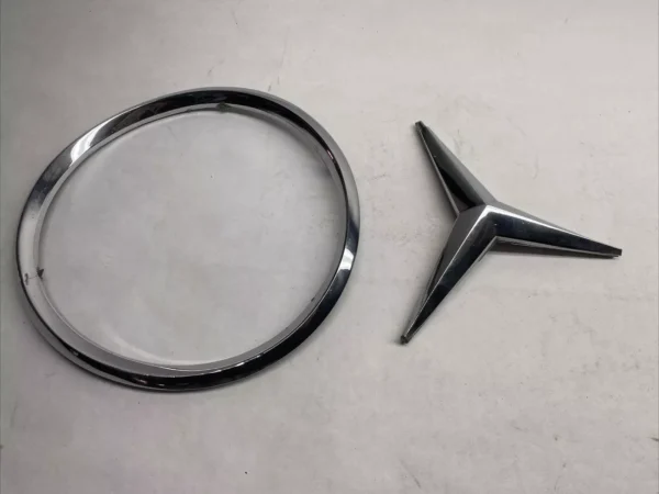 Used Damaged Mercedes Trunk Lid Emblem fits Mercedes W110 200 230 1107580058 #2 - Image 2
