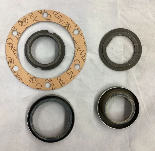 NOS Rear Wheel bearing Seal Kit Fits Mercedes W108 W111 W113 1115860035