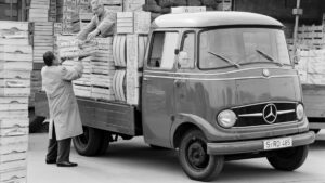 This Mercedes-Benz L319 in the picture is a vintage Mercedes model that hardly anyone knows about