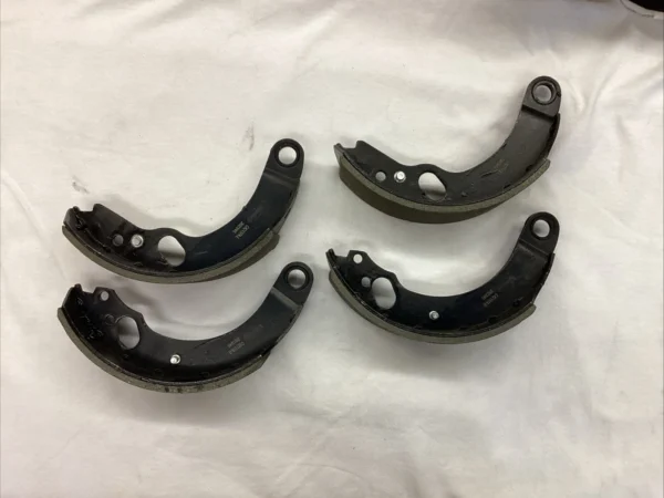Brake Shoes For Emergency Brake Fits Mercedes W113 250L 280SL